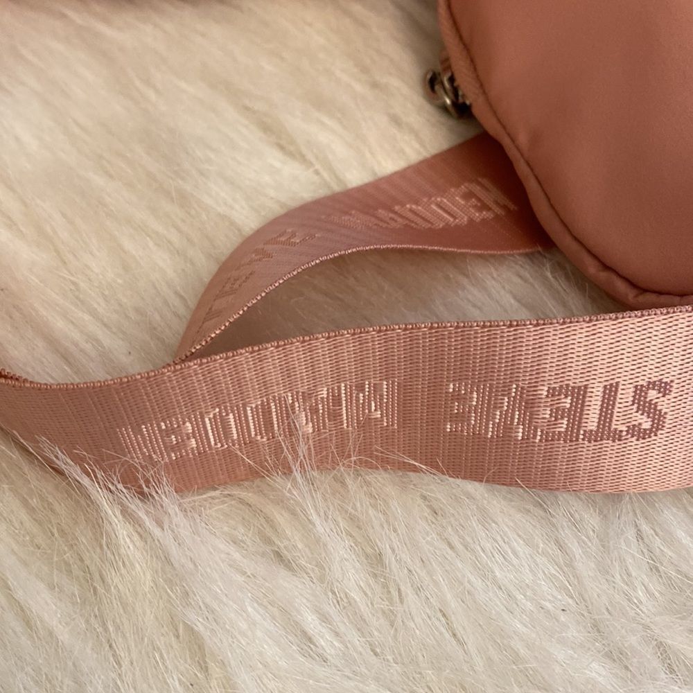 NWT Steve Madden (Btamela) Crossbody w/ AirPod Pouch- Peach - Picture 6 of 16